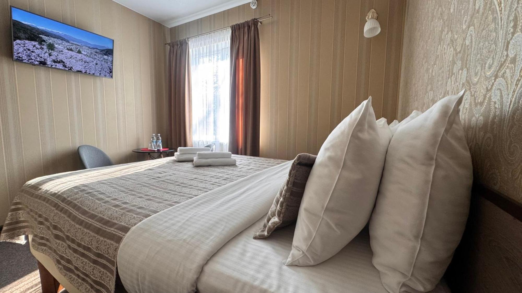 Hotel Шляпа Dnipro Exterior foto